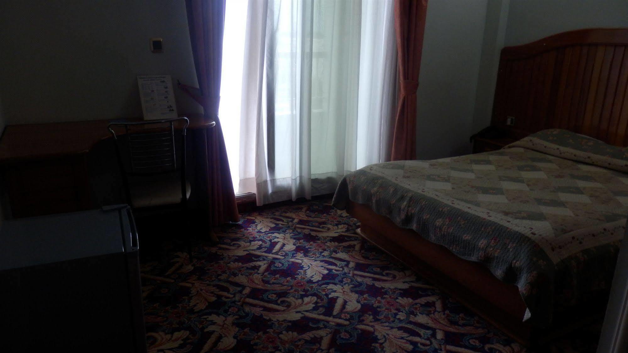 Hotel Royal Palace ドゥアラ エクステリア 写真